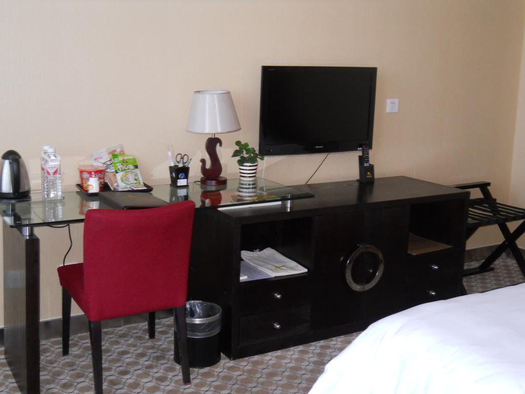 Yijing Holiday Hotel Yimeng Road Lâm Nghi Ngoại thất bức ảnh